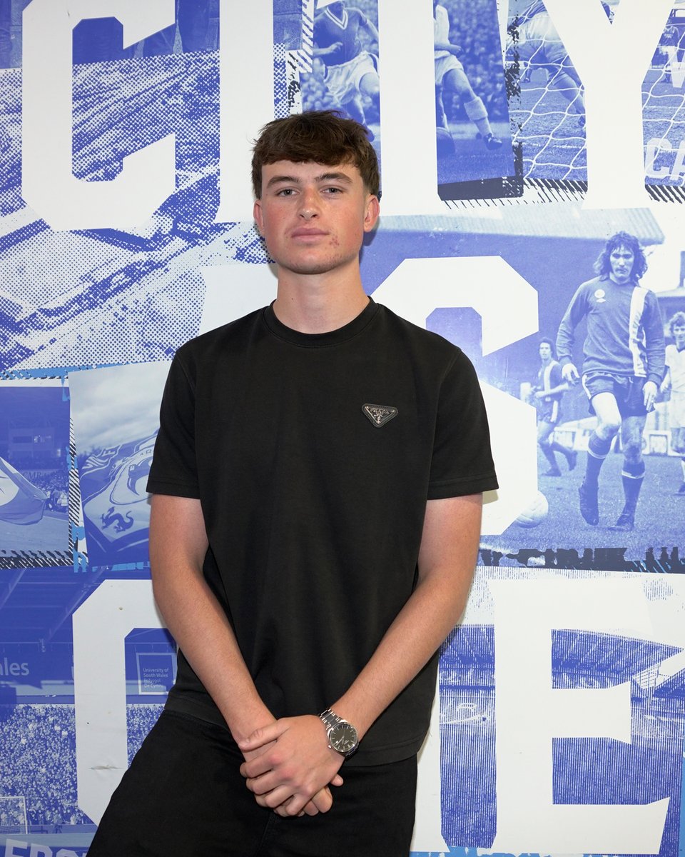 CF11Academy's tweet photo. Following the conclusion of their scholarships, Danny Higgs, T-Jay Parfitt, Noah Williams, Hayden Allmark and Riley Hilaire-Clarke have signed their first professional contracts with the #Bluebirds! 💙

#CityAsOne