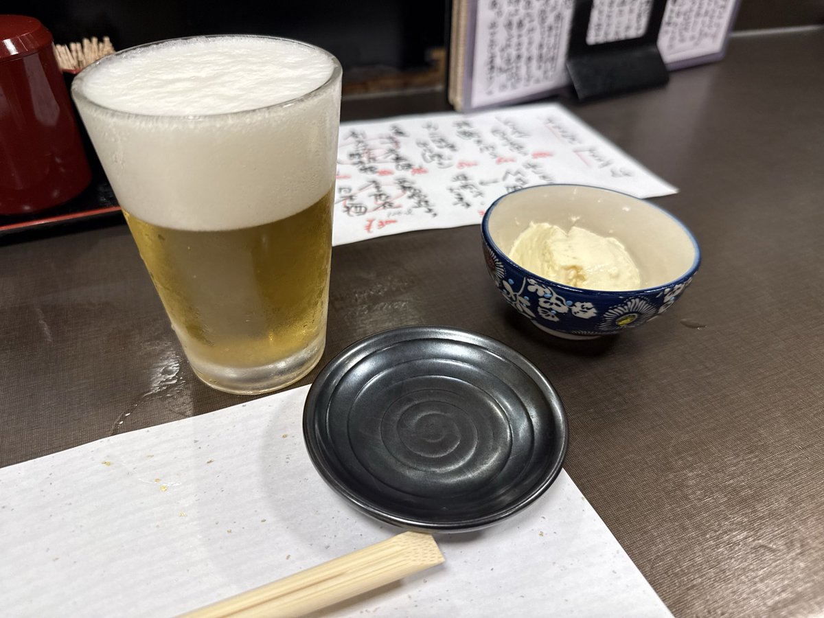 rabona13's tweet photo. いつも行ってた店の店長がちょっと離れた店舗に変わって今日行くって連絡してたらカワハギ用意してくれてて泣ける😆
ちゃんと肝まであるなんて最高過ぎる❗️めっちゃ美味しい👌
金目鯛の霜降りとクラフトビールのセットだけでも1,000円やのにすご過ぎる🍺 https://t.co/vN1l6npd9Y