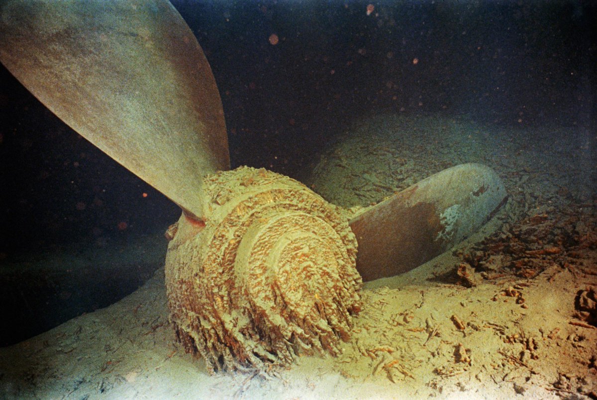 MeriaRmsTitanic's tweet photo. During an expedition to the wreck of the #Titanic, between 30th June and 16th July 1991, photographer Emory Kristof took a picture of the ship's starboard propeller from one of the Mir submersibles. https://t.co/jyhoob52OC