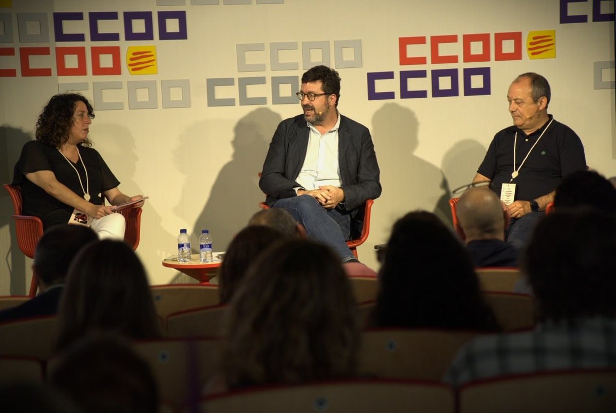 empleogob's tweet photo. El SE @jperezrey ha participado en la XX Jornada de previsión Social de @ccoocatalunya.

🗣"No es un fraude enfermar y no ir al trabajo. Es ejercer un derecho. El absentismo no se cura estigmatizando, se cura agilizando la atención sanitaria y mejorando el entorno laboral". https://t.co/cDCbCYBoNm