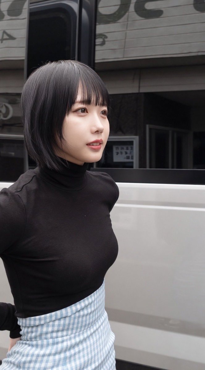 papiyonkun2's tweet photo. あのちゃん、無視できないサイズ感で話題にw

こういう衣装は視線が誘導されてしまうwww https://t.co/1E2U9Yi692