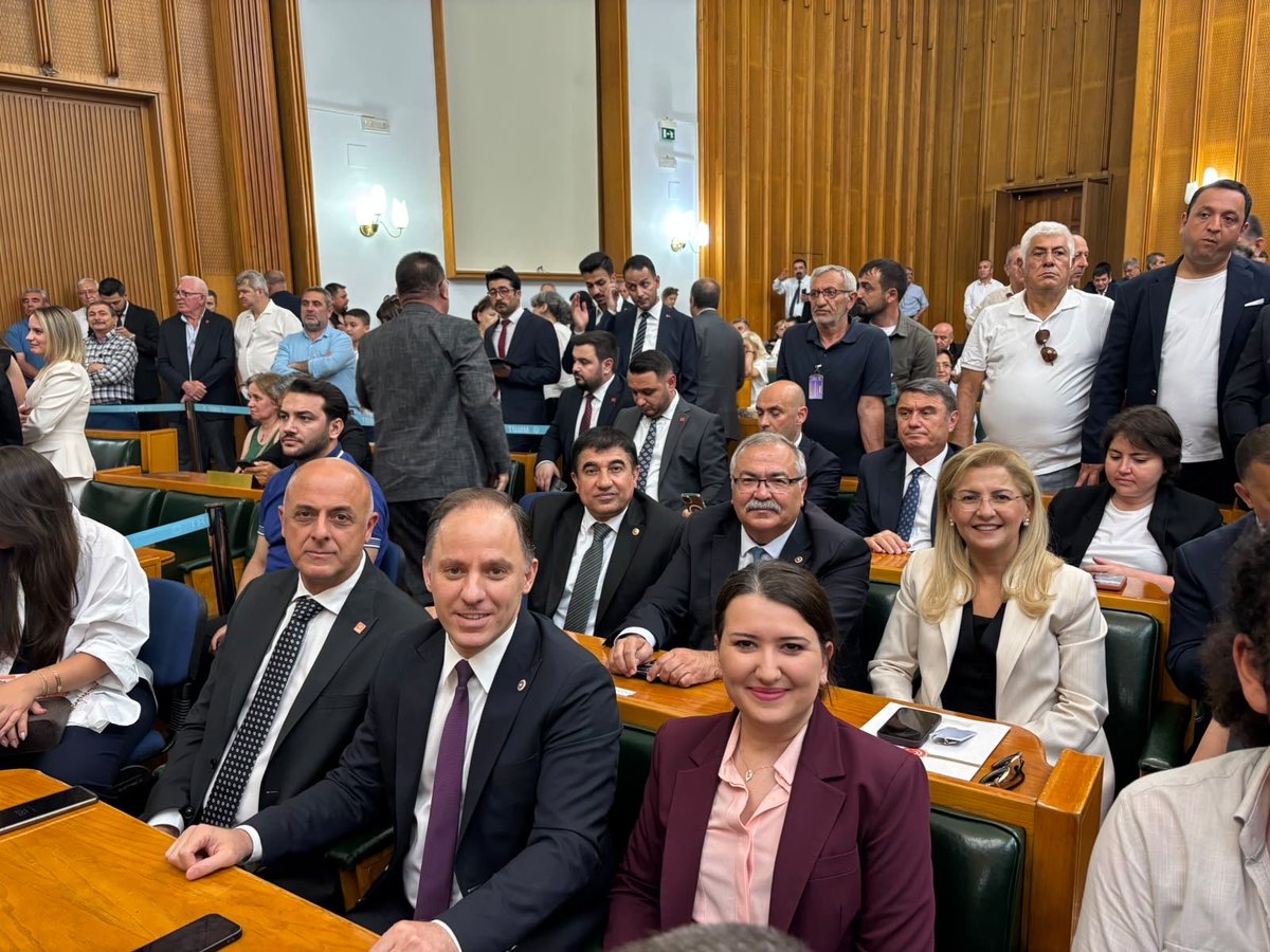 UmitOzlale's tweet photo. Partimizin Grup Toplantısı’nda, Seçilmiş Genel Başkanımız Sayın Özgür Özel’in konuşmasını dinliyoruz. https://t.co/cbb7OXi40U
