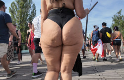 123dfgdcvsa's tweet photo. PAWG MILF CANDID CREEPSHOT!

#candidass #candidpawg #creepshot #candidmilf https://t.co/9Rc90burWt