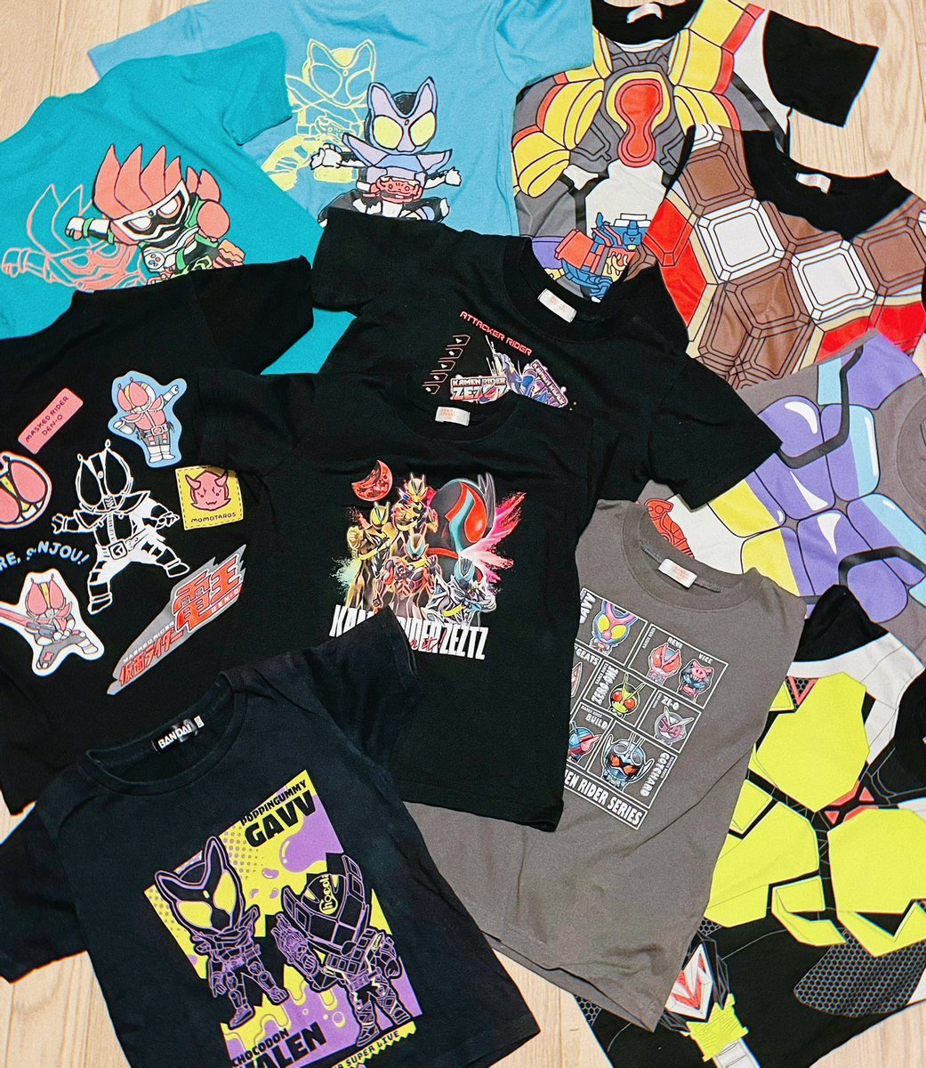 michita_13's tweet photo. 息子、仮面ライダーのTシャツいっぱいだねぇ( ◜▿◝ ) https://t.co/bP5S3OrytZ