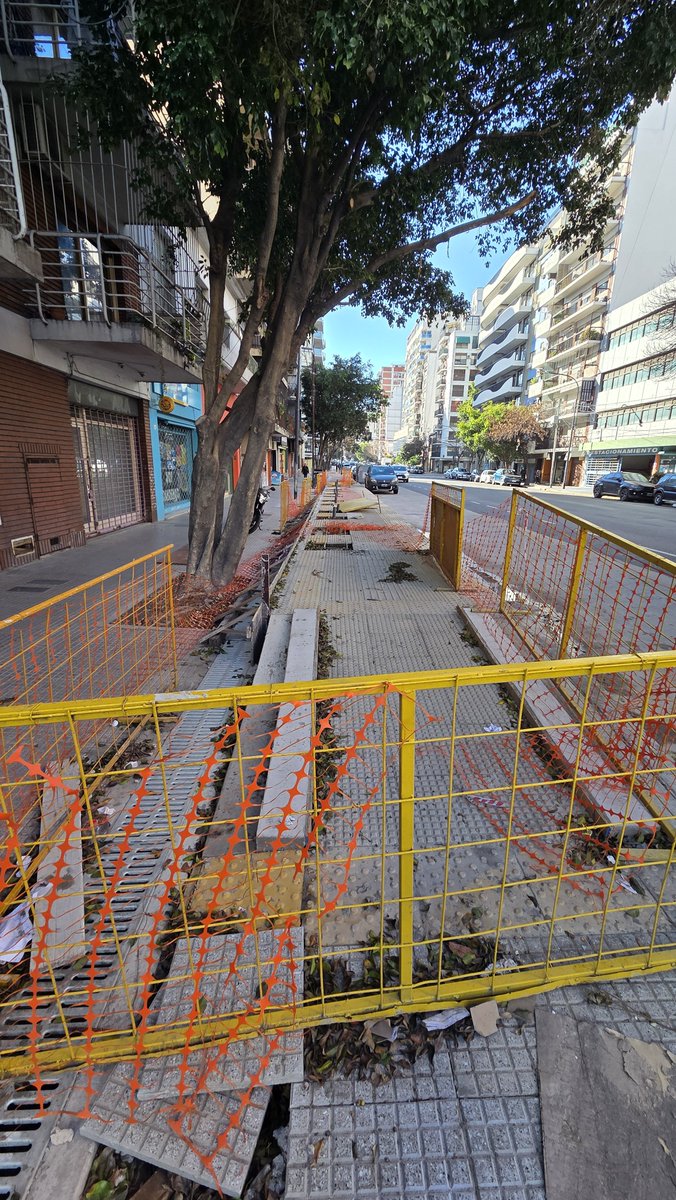 aciampagna's tweet photo. @gsrcaballero @jorgemacri Desde ENERO tengo una Obra en la puerta de mi casa. https://t.co/egmvBJU9pO