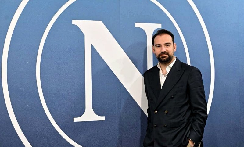 NapoliInf's tweet photo. 🎤Il DS del #Napoli Giovanni #Manna parla dei rimpianti di mercato: 

"Su alcuni giocatori come #Sucic e #Leoni ho un po' dormito." https://t.co/eEJQcSv4KN