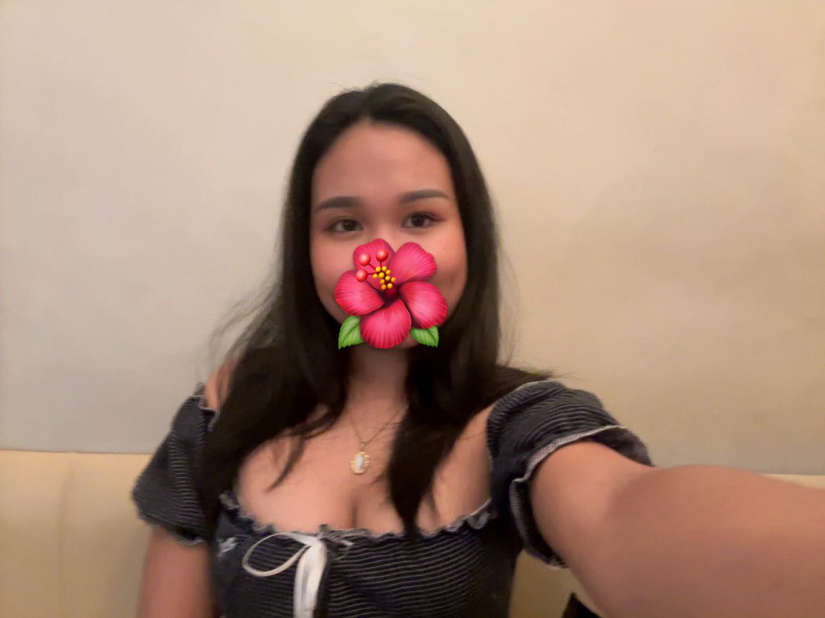 seeyaciaa's tweet photo. straight hair for today https://t.co/XWMUUsRZki