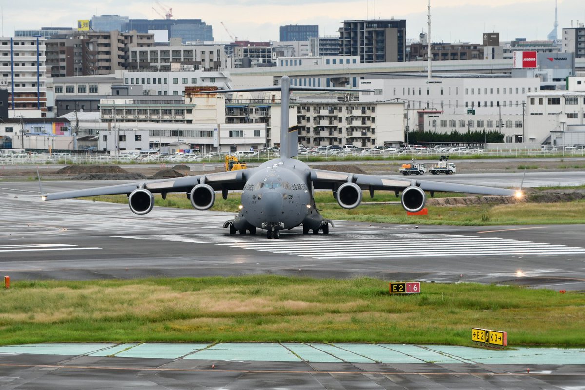 MARCH_D7500's tweet photo. #4発機からしか得られない栄養素
昨年福岡空港にて
C-17が滑走路に進入する姿
またこの様な光景が見たいです。 https://t.co/H56Awf5fs7