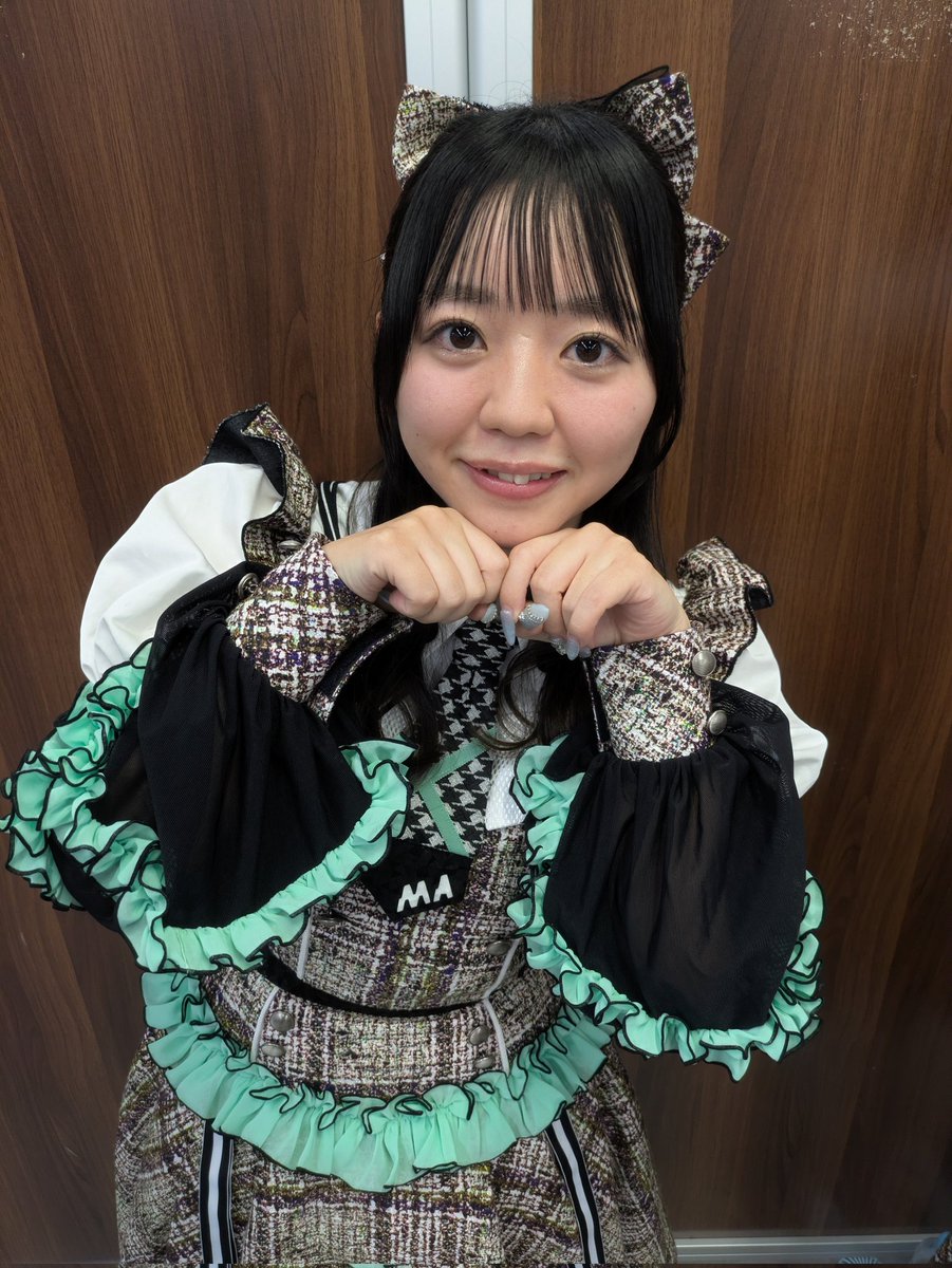 flower0960's tweet photo. #のんちゃんと魔法の時間

初めて地下アイドルさんのライブに行ってきました🤞🤞
途中で帰っちゃったけど唯一お写真お願いした😼😼
また予定合えば参戦できるといいな〜 https://t.co/bzWemdWJFD