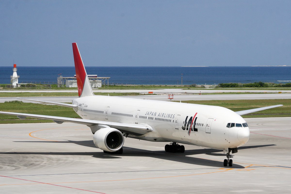 日本航空 ボーイング777-300 JA8943 那覇空港 2010年6月1日 #JAL