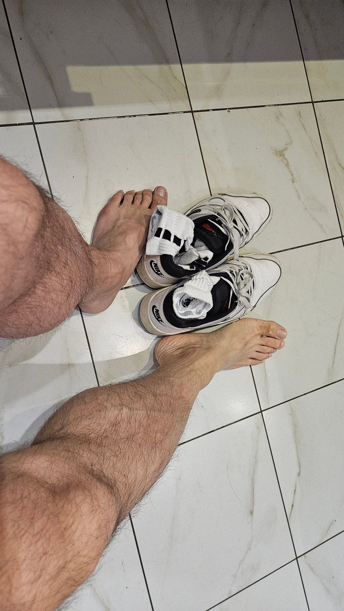 niceben2002's tweet photo. 🥵 祭品文 🥵

只要追蹤粉絲數破7千，在這篇文章按讚+留言「我要」的人，我就抽出一個，免費贈送原味白襪（超商店到店取貨，需負擔運費） https://t.co/hqFbcbAVe8