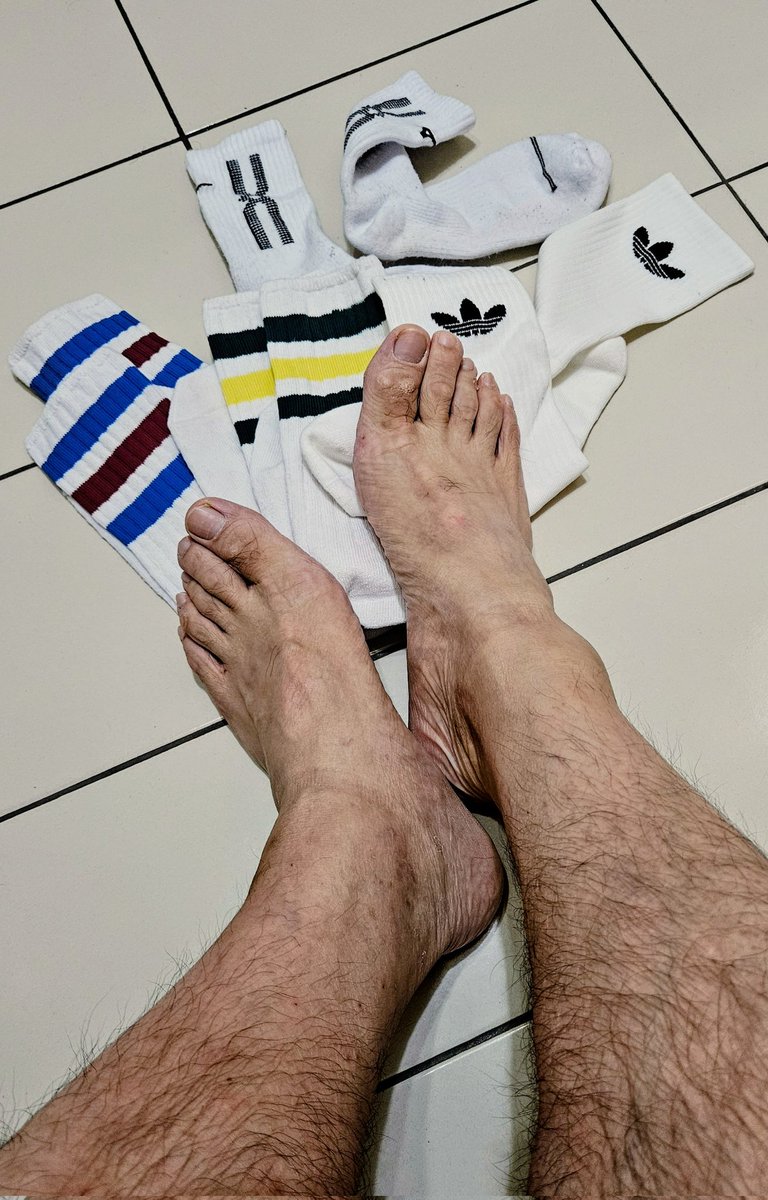 niceben2002's tweet photo. 🥵 祭品文 🥵

只要追蹤粉絲數破7千，在這篇文章按讚+留言「我要」的人，我就抽出一個，免費贈送原味白襪（超商店到店取貨，需負擔運費） https://t.co/hqFbcbAVe8