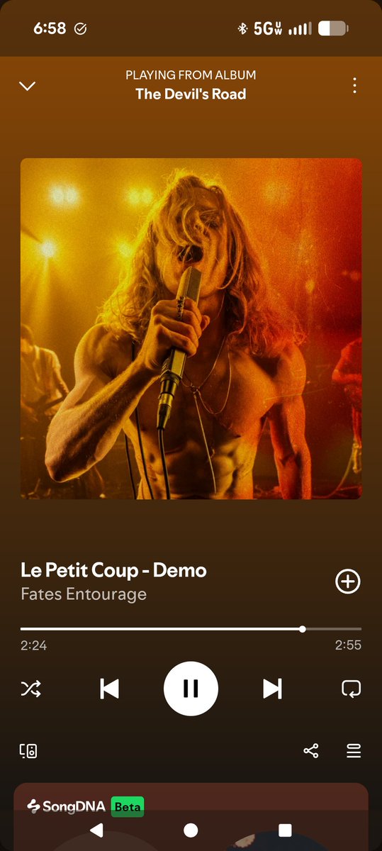 2buckethats's tweet photo. Already obsessed with le petit coup demo and fates entourage https://t.co/c1OBfQ55jr