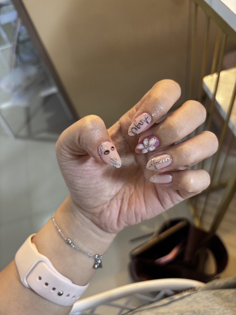 ruarity's tweet photo. agendakan sebulan sekali ganti nailart itu https://t.co/A6hy3fM97P