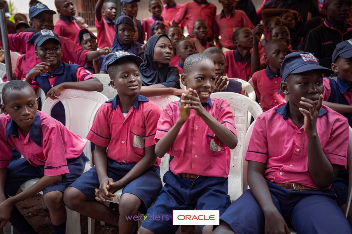 realwecyclers's tweet photo. Environmental change begins with environmental education. 

Together with Oracle, we engaged students of Lafiaji Junior School Secondary School on the connection between waste, climate change, and their role in protecting our future.

#wecyclers https://t.co/as39Zpxm66