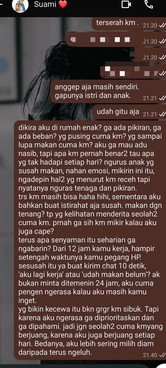 mamahmuda1_'s tweet photo. pertama kali wa panjang lebar ky gni k suami. stlh mau otw 7thn pernikahan, dia silent treatment udh 2 hari. sekali nya wa "aku terima km marah, posisi aku lg bener2 capek dn lupa segala2, mkn aja lupa" 
kita Ldm. aku disini sendiri dgn todler 22bulan. selama hamil dn melahirkan hingga menyusui (pumping) sya sendiri ga ada dia. oetika dia bilang lupa mkn tbtb emosiku naik 😭 baru segitu,gmana sya d sini, mau mkn nyaman dn enak aja GABISA!!
dia disna bisa tidur nyenyak. lah sya di sini yaaAllah￼
cc: agnesia.1809