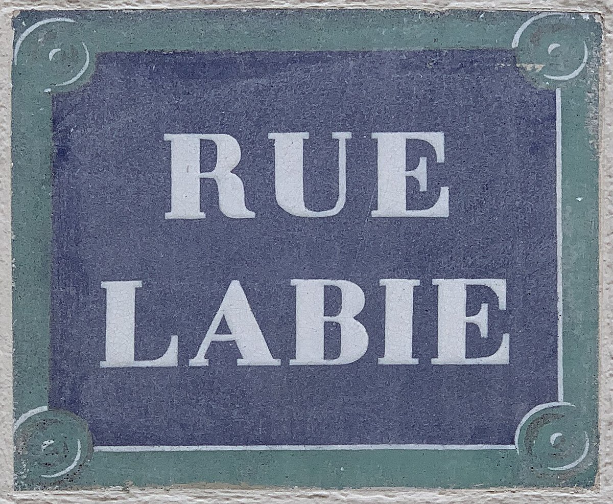 HistoireParis17's tweet photo. Le 30 juin 1851 meurt le notaire et homme politique Jean Labie à 61 ans en son domicile du 42 de l'avenue des Ternes, alors encore située à Neuilly.
Notaire de la famille #Baudelaire, il fut maire de @VilledeNeuilly de 1832 à 1843.
Une rue lui rend hommage à #Paris17 près de la Porte des Ternes depuis 1863.