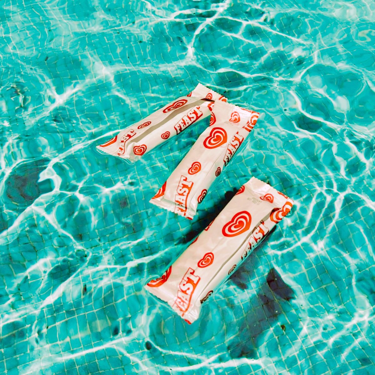 MariaBarros_20's tweet photo. Have you already dived with OLÁ ? | Minimal Photo | Maria Barros https://t.co/sWpJ9XnAWC