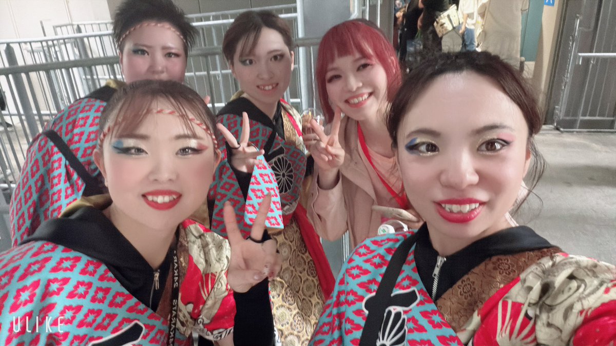 caradendo's tweet photo. てぃんと会うのは多分4回目なんだけど、今回「あ、これ波長合うわ」って確信しました笑
来年も休み取れたら会おうね❤ちゅき💋
今度お出かけかご飯でも食べようね🍴

ぴぃ〜すさんの新曲めちゃめちゃカッコ良かったです！✨
一緒に写真撮ってくれた皆様ありがとうございました🙇‍♀🌻 https://t.co/swIPvk8RhZ
