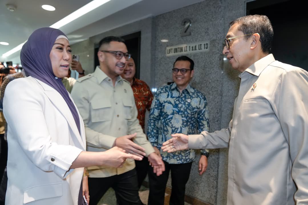fadlizon's tweet photo. Siang ini, saya bersama Wakil Menteri Kebudayaan Giring Ganesha dan jajaran Kementerian Kebudayaan menerima kunjungan dari Menteri Komunikasi dan Digital (Kemkomdigi), Ibu Meutya Hafid bersama jajaran di Kantor Kementerian Kebudayaan.
Kami membahas potensi kolaborasi dan terus
bersinergi secara aktif dengan Kementerian Komunikasi dan Digital (Kemkomdigi) untuk mematangkan program digitalisasi warisan budaya nasional.