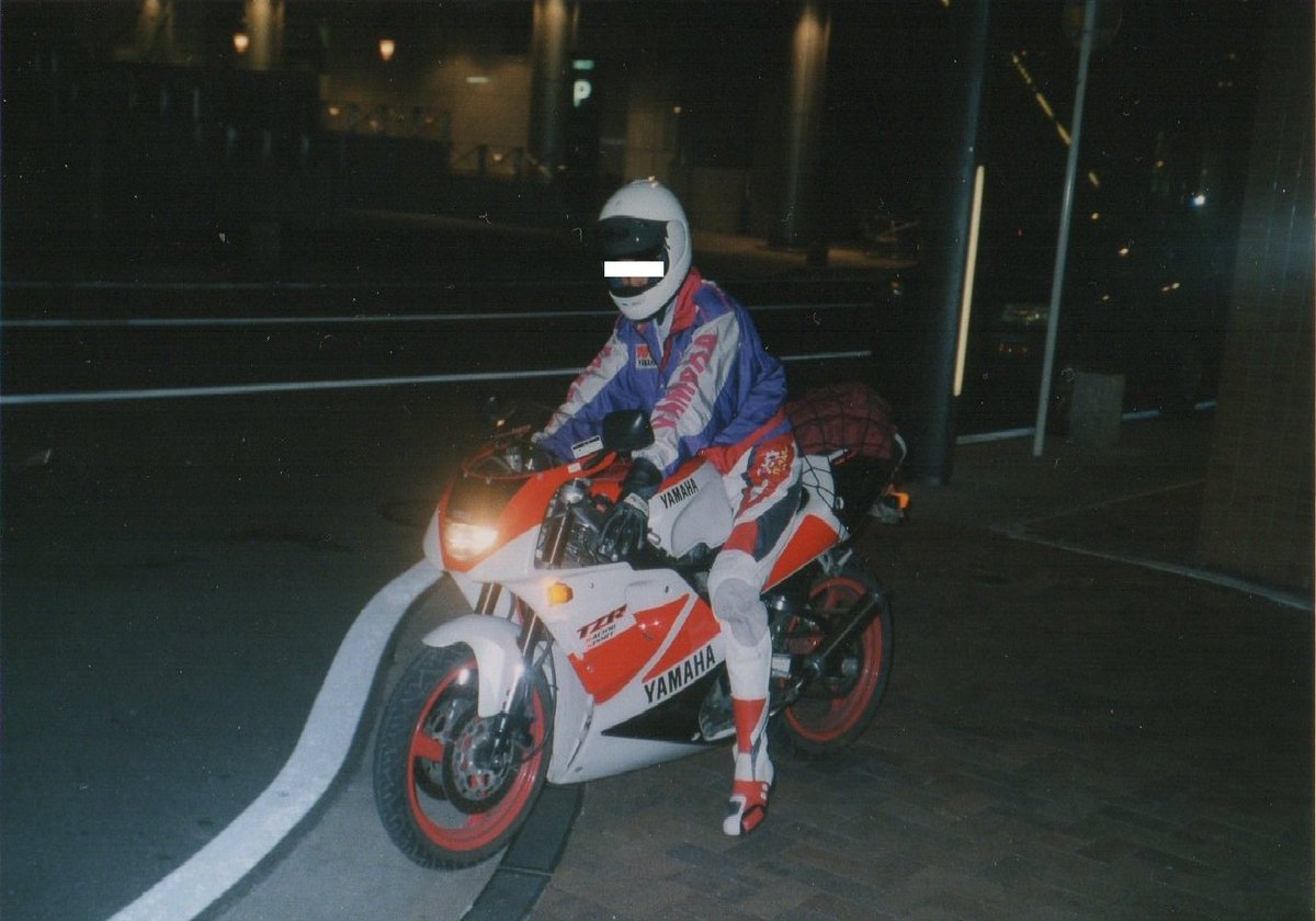 soh_fire0's tweet photo. #かつてこんなバイクに乗っていたという写真

若いなぁ。もうこんなのおっかなくて乗れまてん。 https://t.co/7kwMeDUlNB