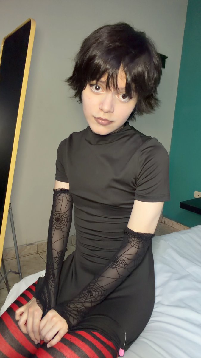 cosplaybooy's tweet photo. Are you open to dating a femboy?  :) https://t.co/JS3GgLTr4i