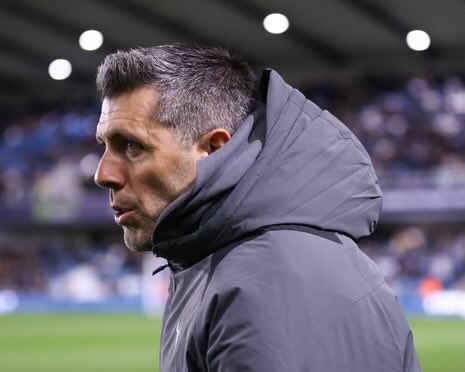 MartinCharquero's tweet photo. “Algo pasaba, no sabemos qué, y eso interfirió en la evolución del equipo, es una realidad”

Paulo Pezzolano en #Minuto1
▶️ https://t.co/iF0eXrcdBU https://t.co/PterV2gaHX