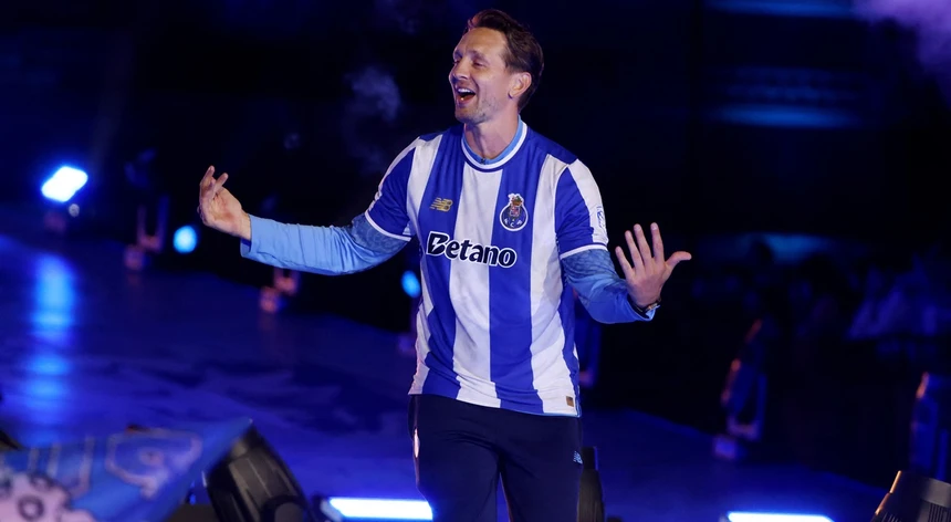dragaoinsight's tweet photo. 30 de Junho de 2026.
Oficialmente, o último dia de contrato com o FC Porto.

Fecha-se um ciclo, mas fica o titulo!

Obrigado por tudo, campeões.
O Dragão nunca esquece quem lutou por ele. 💙 https://t.co/uEnz9s8bc7