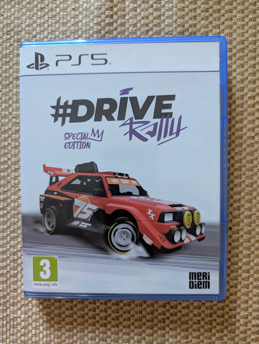 __silent_'s tweet photo. The physical release of @drivethegame rocks, look at how cute this booklet is https://t.co/0pfeOV3g52