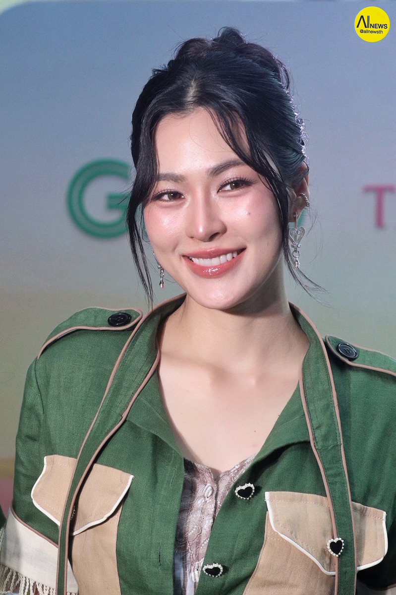 AllNews_th's tweet photo. “หลิงหลิงคอง” ในงานแถลงข่าวเปิดตัวแคมเปญ “Grab Amazing Thai Rares เที่ยวไทยลึกแบบไม่ลับ” 

GRAB LINGORM EVENT
#GrabThaiRaresxทททxLingOrm

#Linglingkwong  #LingOrm 
#GrabAmazingThaiRares https://t.co/b1kDapEUpT