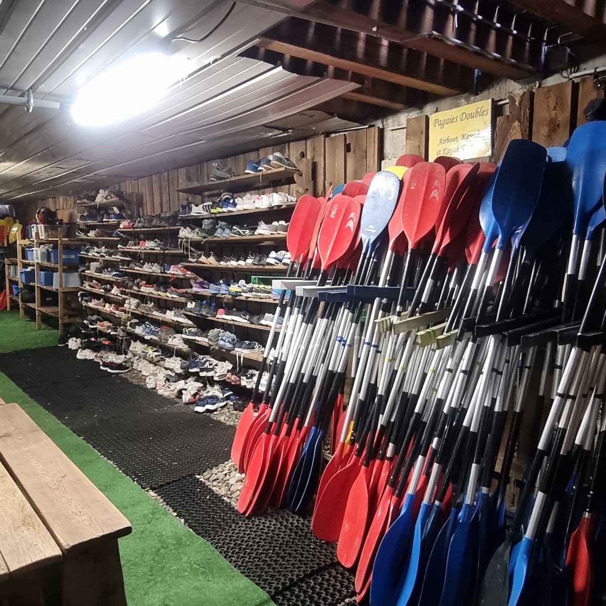 Rockley1's tweet photo. Discover what happened when Jack and Courteny took a whirlwind trip to our brand-new school mountain adventure centre in the stunning French Alpine resort of Serre Chevalier 👇 

https://t.co/VXkWs0liu0 https://t.co/nQd4PsNlGv
