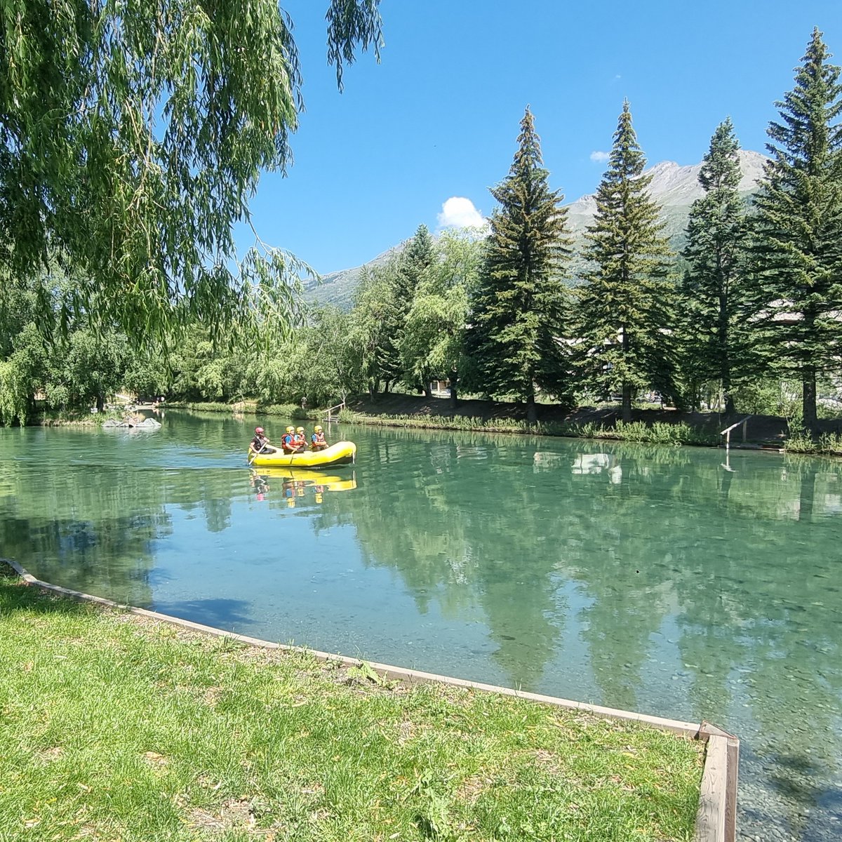Rockley1's tweet photo. Discover what happened when Jack and Courteny took a whirlwind trip to our brand-new school mountain adventure centre in the stunning French Alpine resort of Serre Chevalier 👇 

https://t.co/VXkWs0liu0 https://t.co/nQd4PsNlGv