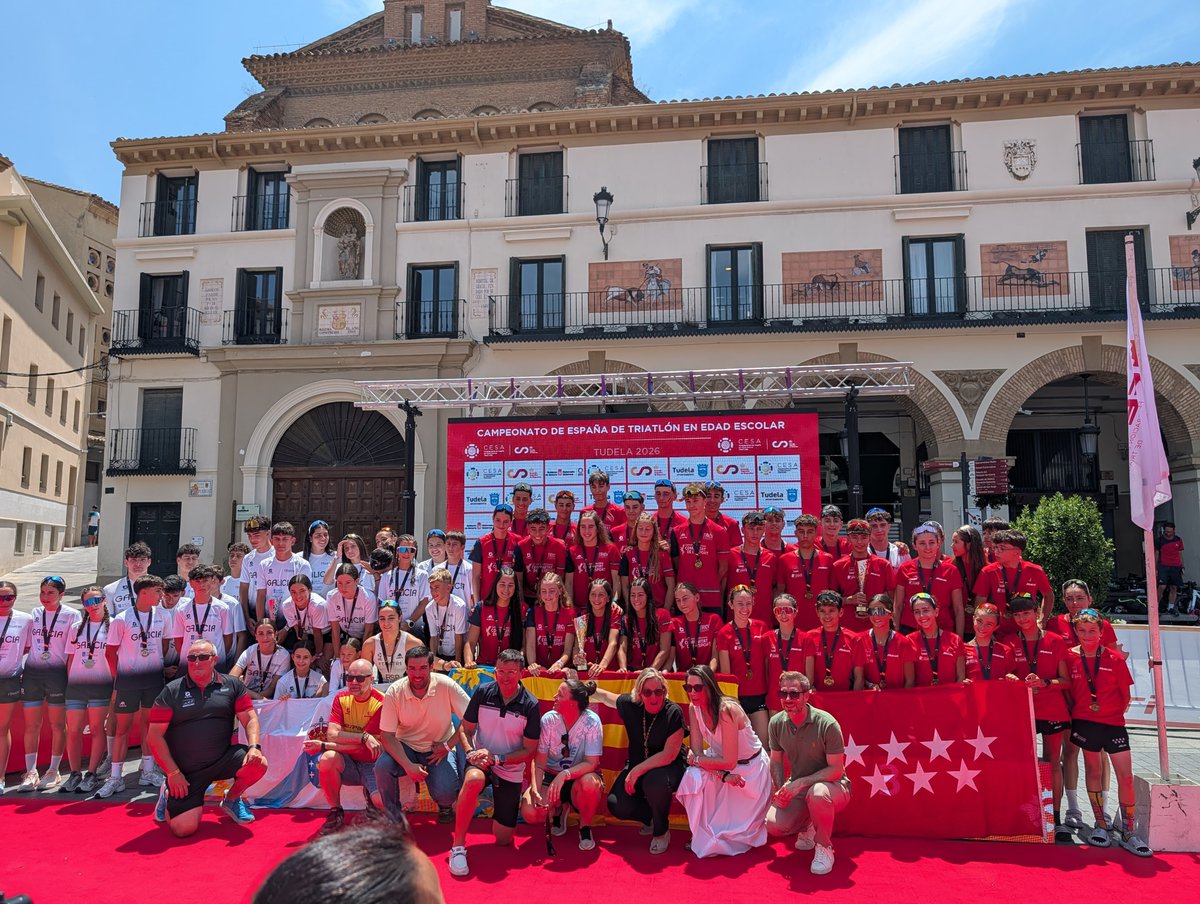 deportecmadrid's tweet photo. 🏆 La @ComunidadMadrid, CAMPEONA de España de Triatlón en Edad Escolar en Relevo Mixto Infantil y subcampeones en categoría absoluta con una excelente posición para la federación. ¡Enhorabuena! 

#MadridEsDeporte https://t.co/CvgdvOzDDE