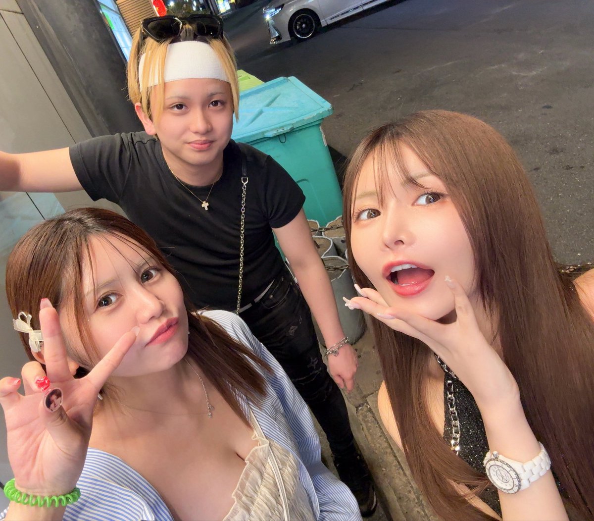 erika___06's tweet photo. 本当にたくさん行くよって行ってくださって感謝です😿ラブ
食べログと少し営業時間が違います😭ご迷惑おかけします🙇‍♂️

☑︎営業時間
平日（火〜金）
🕠 17:30〜24:00（L.O. 23:30）
土・日・祝
🕦 11:30〜15:00（L.O. 14:30）
🕠 17:30〜24:00（L.O. 23:30）
📍兵庫県神戸市中央区北長狭通2-4-7 https://t.co/ZRGBqBO4gU