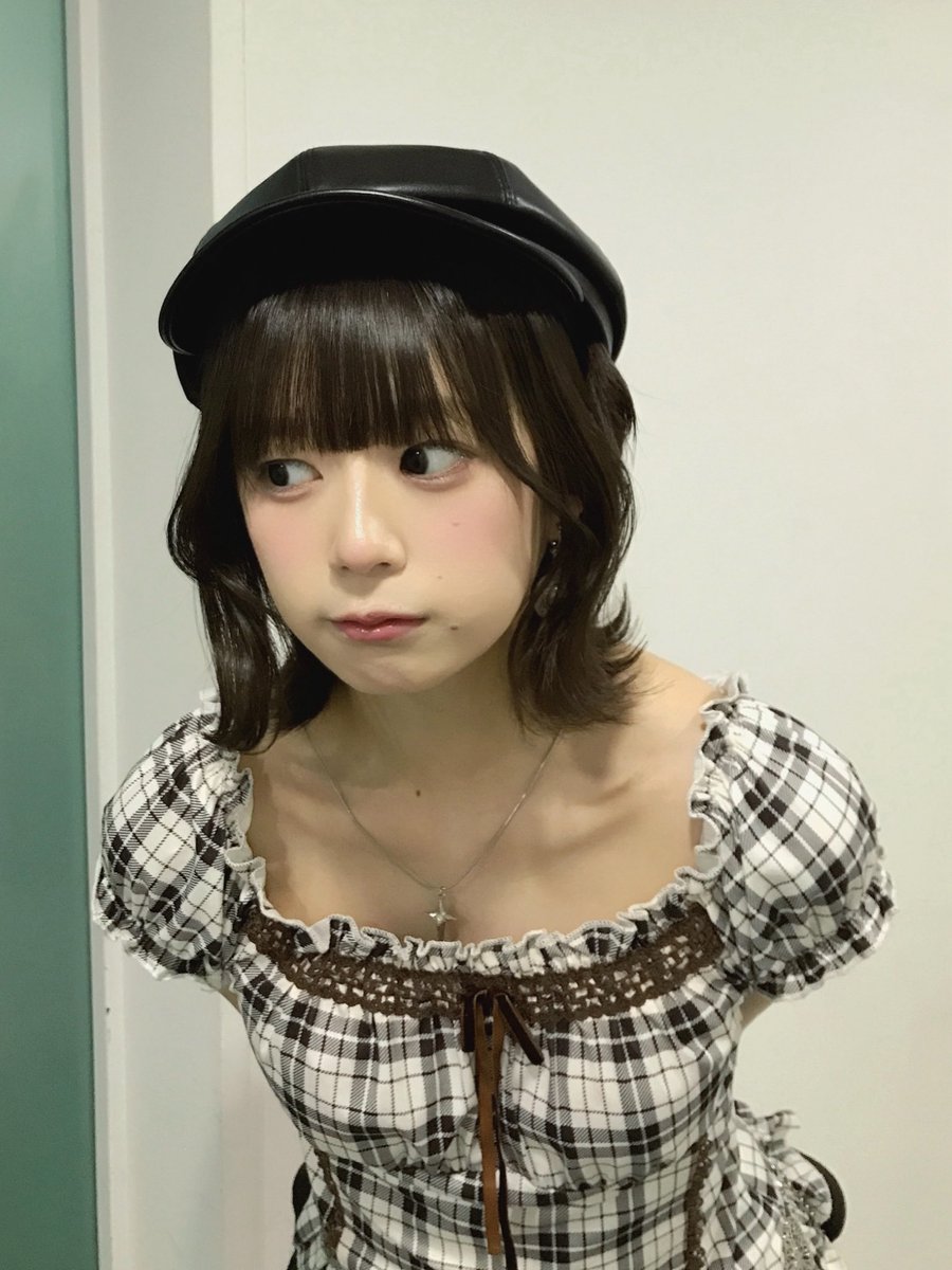 YUNO_EBC's tweet photo. 本日発売「Zipper 2026年夏号」に掲載していただいています！
ゆののすきな漫画紹介しちゃったりなどもしています📚♩

チェキ応募もあるので絶対にあててください📷⟡.· https://t.co/aXpB0xzt64