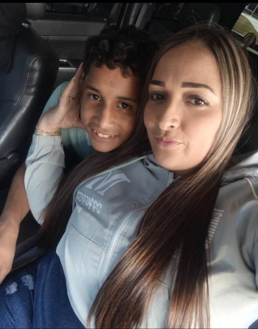 RuthRojas1810's tweet photo. Señores el es Jesús hijo de una amiga se encuentra desaparecido el estaba en la residencia Auro en la Guaira su mamita y todos nosotros tenemos mucha fe q está bien aún no se ha dado con el paradero de el si saben algo acerca de sobrevivientes de ese conjunto residencas 🙏🏻🙌🏻🛐 https://t.co/PQdI0T0uOI
