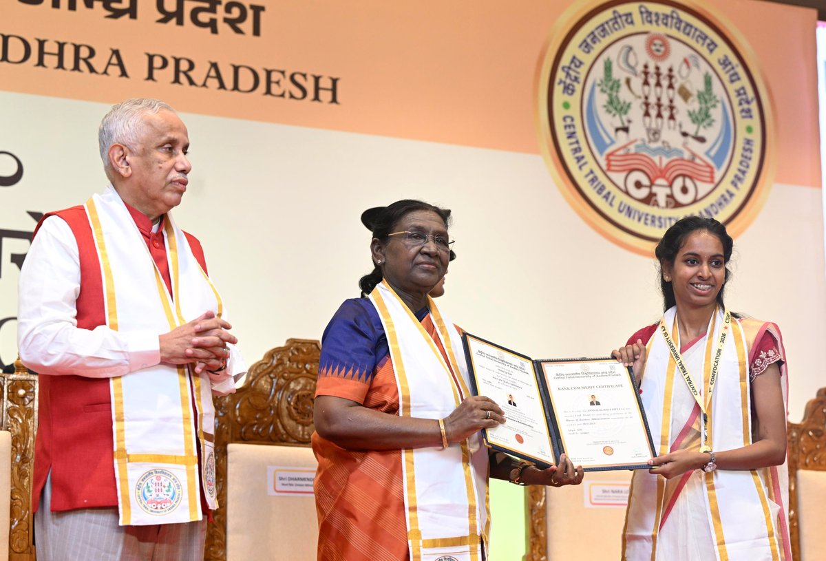 rashtrapatibhvn's tweet photo. President Droupadi Murmu graced the first convocation ceremony of the Central Tribal University of Andhra Pradesh at Vizianagaram. The President said that all universities, particularly Tribal Universities, should have innovative systems in place to enhance the livelihoods of tribal people.

She advised students to strive to make a positive difference to society and the nation while remaining connected to their community, culture, and traditions.