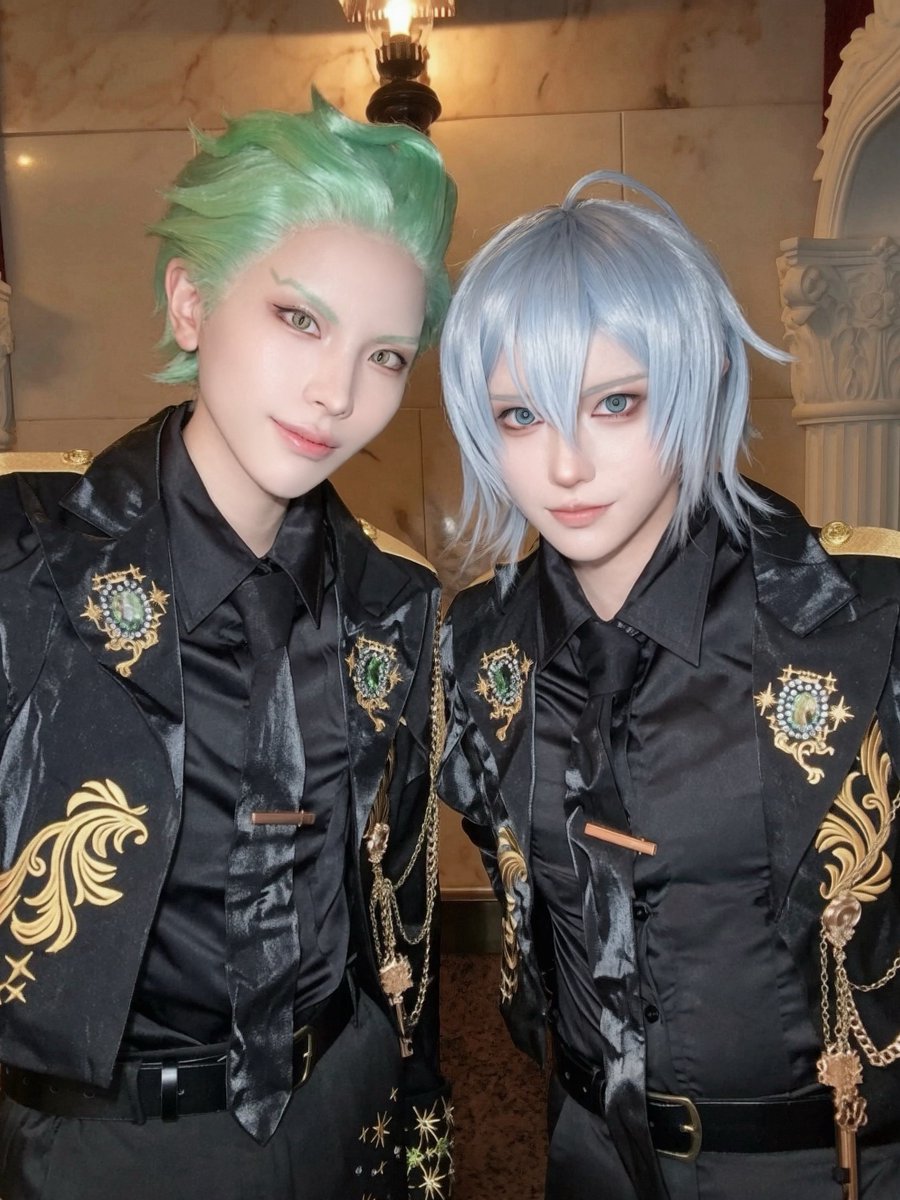 cos_mikan_da's tweet photo. cos//twst 💎✨️

⚡️@cos_mikan_da 
⚔️@renka220 https://t.co/CLTgafXreS