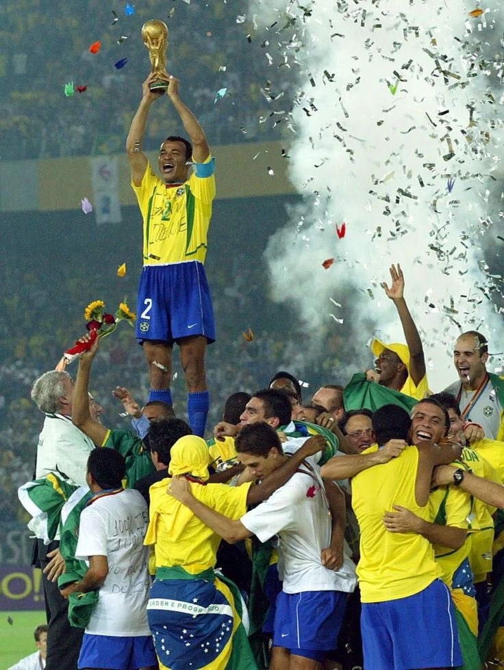 futnostalgico's tweet photo. 24 anos do PENTA! 🇧🇷🤩

Onde você estava no dia 30 de junho de 2002?🤔 https://t.co/bO4z1kERN5
