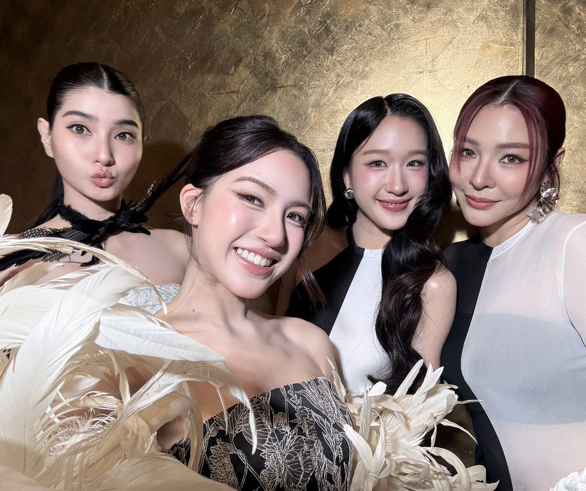 FayeMalisornVN's tweet photo. FayeAtom with BleJie 

FAYEATOM AT TVHLM AWARDS
#TVHLMA2026xFayeAtom https://t.co/XlGZ8ozvAp