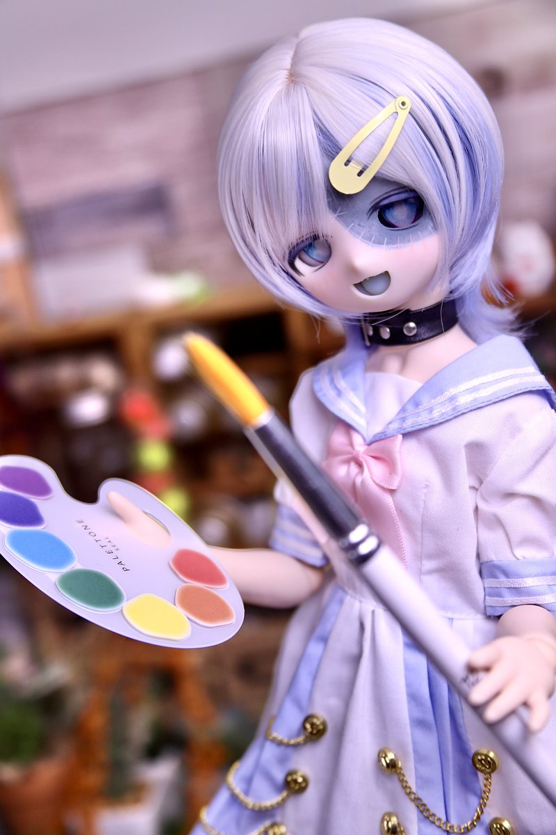 MandolinSecond's tweet photo. パレットーンって付箋シールなんですが
芸術家デビューに丁度良いサイズです🎨✨
#うちのこかわいい　#ドールオーナーさんと繋がりたい https://t.co/Iagm4NXscZ