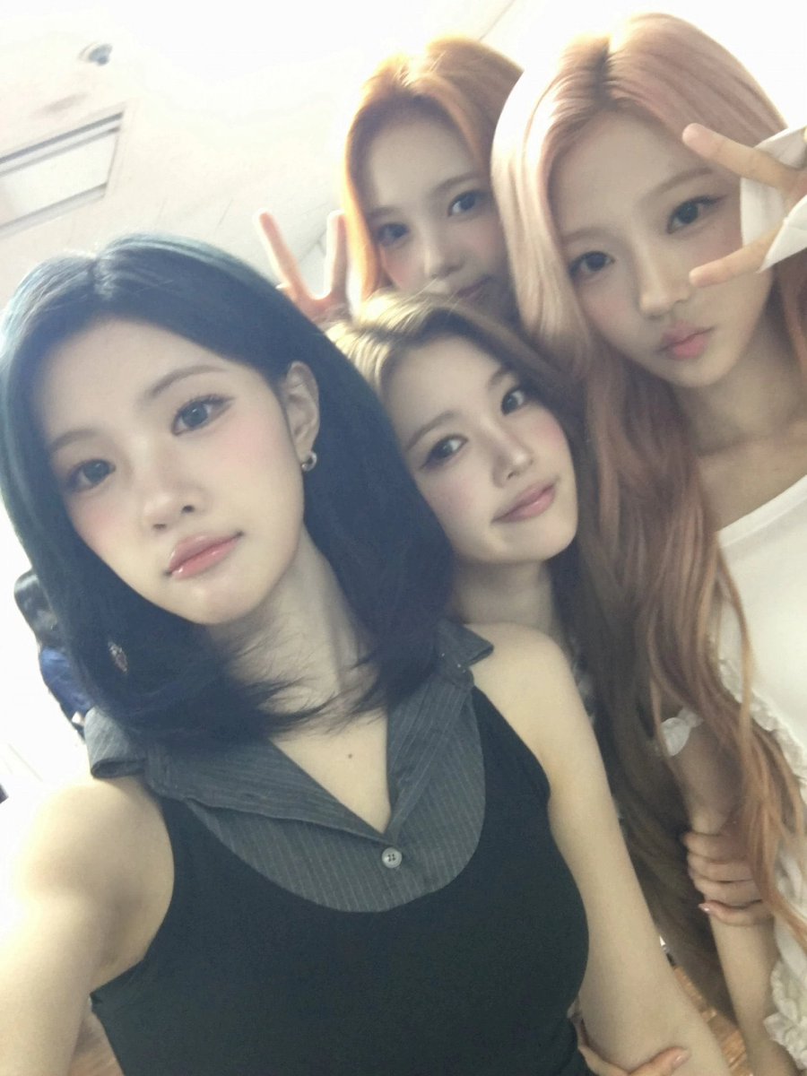 spaceggum's tweet photo. 내여자들 https://t.co/hSv34HwEkb