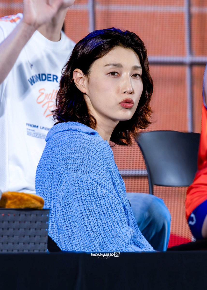_koungna10's tweet photo. 260627 원더독스 팬데이

아기오리🐥❤️ #김연경 #kimyeonkoung https://t.co/nV3WDhnfec