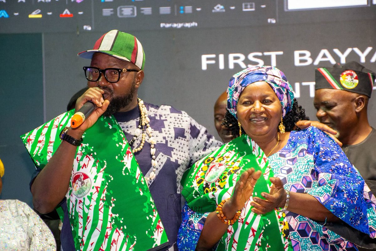 MakutJunior's tweet photo. I see my mother's smile and I know its a blessing ❤️❤️ https://t.co/mquuYOBMX1