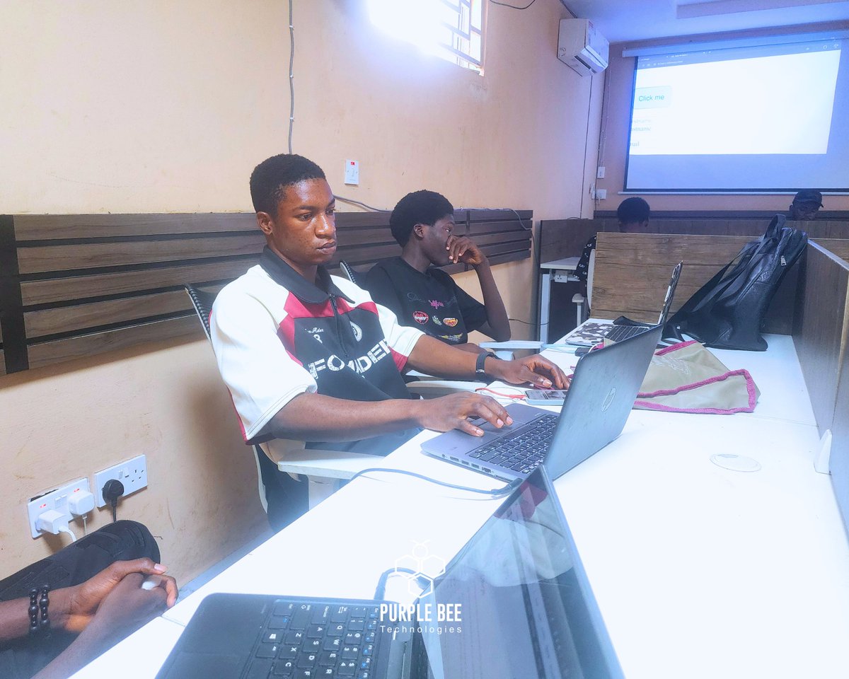 PurpleBeeTechHQ's tweet photo. 📸 Learning, building, creating! Our class sessions are full of innovation and fun. Future tech leaders in the making. 💡🚀 #PurpleBeeTech #CodingForKids #TechInAction https://t.co/Y7HyMoVuMo