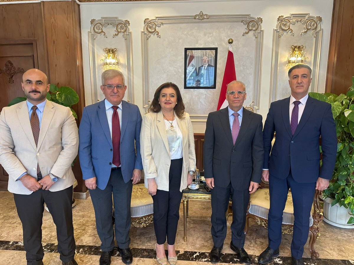 IraqinCairo's tweet photo. سفير جمهورية العراق في القاهرة يستقبل وفداً من المجلس العربي للتدريب والإبداع الطلابي ويبحث تعزيز التعاون الأكاديمي
رابط الخبر 

https://t.co/xtswwhUzXM https://t.co/dNJ4crTQTf