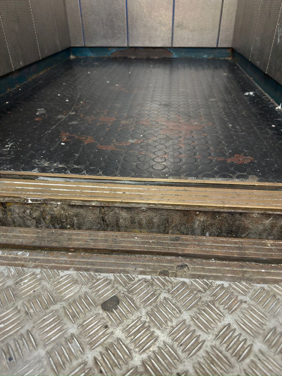 FellowscourtE2's tweet photo. So again all 100 dwellings in block have No Hot water worked for 3 days and failed again repeat failure since 01/05/2026
Lift stuck on 13th floor again @ZoeGarbett @hackneycouncil this is now a joke!!! 
Local  Happy nest nursery feels it’s ok to dump rubbish also. No action done https://t.co/fjkxCJVDHt