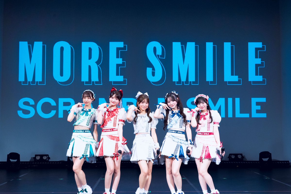 SCRAMBLE_SMILE's tweet photo. ／

SCRAMBLE SMILE
New Costume🪄✨

＼

今回の新衣装は、メンバーの土居麗菜がプロデュースに携わりました❤️

細部までこだわりが詰まった新衣装をぜひご注目ください👀✨

#SCRAMBLESMILE #スクスマ https://t.co/yW2OkPNX0H