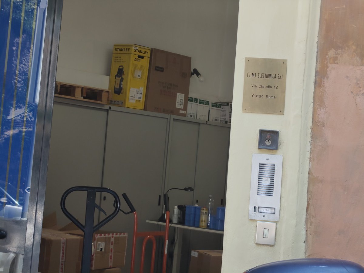 RahulPa94833652's tweet photo. Very disappointed with @Bookingcom. Booked "Residence of the Colosseum" in Rome (Via Claudia 12), but the address leads to an electronics company,not the accommodation. We are traveling with a 7-year-old child and cannot check in #Bookingcom #Rome #indiapmo #Indianews #virałpost https://t.co/b3Y4S6AlfH