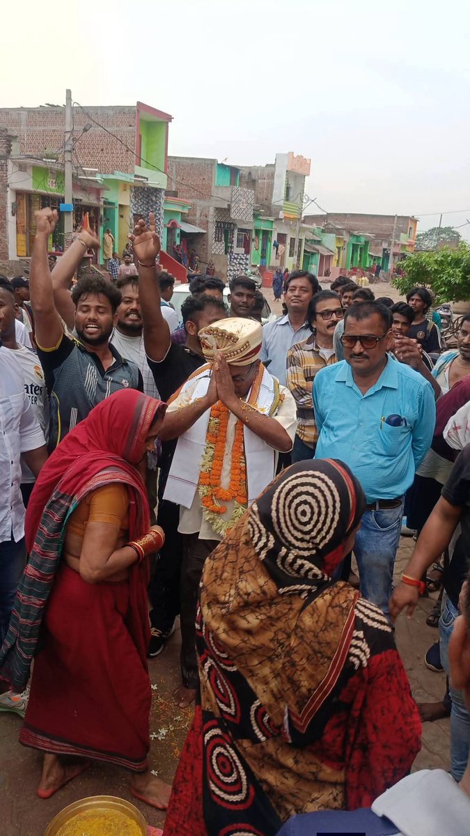 jivansahu883's tweet photo. #ganjam #buguda #jivansahu
ଗଂଜାମ ଜିଲ୍ଲା ବୁଗୁଡ଼ା ପିପୁଲ୍ସ କଲେଜର କ୍ରୀଡା ଶିକ୍ଷକ କ୍ରିଷ୍ଣା ସାରଙ୍କ ଅବସର ଗ୍ରହଣ l ବୁଗୁଡ଼ା ଅଞ୍ଚଳର ଅନେକ କ୍ରୀଡ଼ାବିତଙ୍କୁ ରାଜ୍ୟ ଓ ଜାତୀୟ ସ୍ତରରେ ପହଞ୍ଚାଇବାରେ ମୁଖ୍ୟ ଭୂମିକା ଗ୍ରହଣ କରି ଆସୁଥିବା କ୍ରିଷ୍ଣା ସାରଙ୍କ ଅବସର ଆଜି ସମସ୍ତ ଛାତ୍ର ଛାତ୍ରୀଙ୍କ ଆଖିରେ ଲୁହ ଭରି ଦେଇଛି l https://t.co/e3nioBSUzu